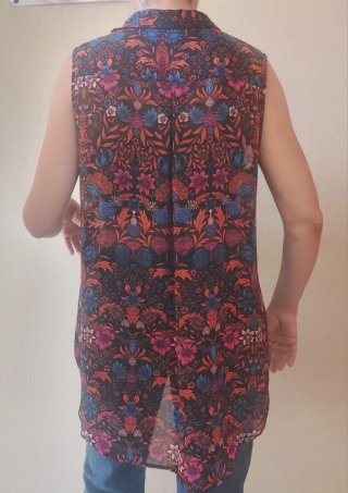 Camisa H&M sin mangas floral