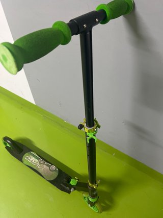 Patinete Avigo Negro y Verde