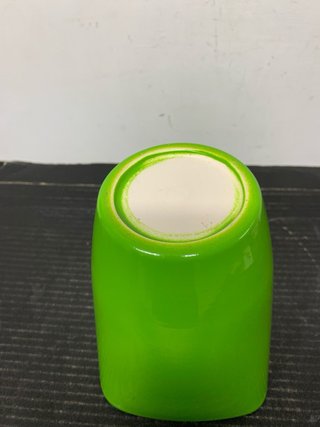 Vaso verde de vidrio