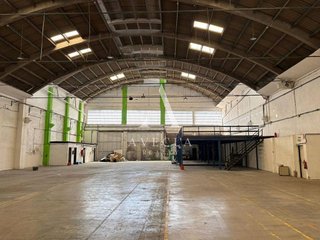Nave industrial en alquiler en Almeda - El Corte Inglés en Cornellà de Llobregat