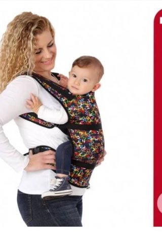 Mochila portabebés con estampado de letras