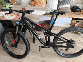 Bicicleta de Montaña Specialized Negra