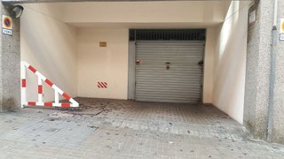 Garaje en venta en La Font de la Guatlla en Barcelona