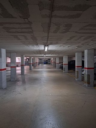 Garaje en venta en La Font de la Guatlla en Barcelona