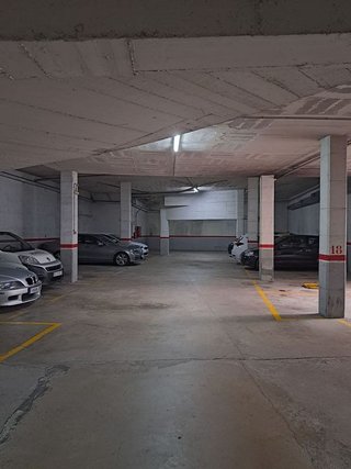 Garaje en venta en La Font de la Guatlla en Barcelona
