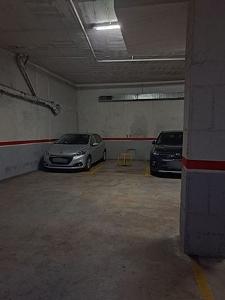 Garaje en venta en La Font de la Guatlla en Barcelona