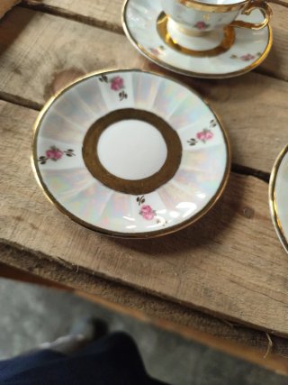 Juego de té antiguo porcelana dorada