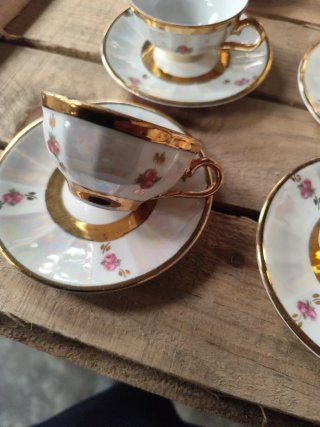 Juego de té antiguo porcelana dorada