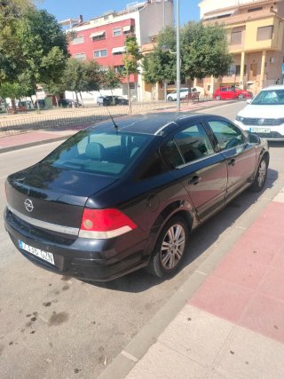 Opel Astra 2011