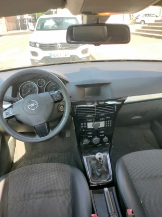 Opel Astra 2011