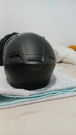 Casco de moto negro integral
