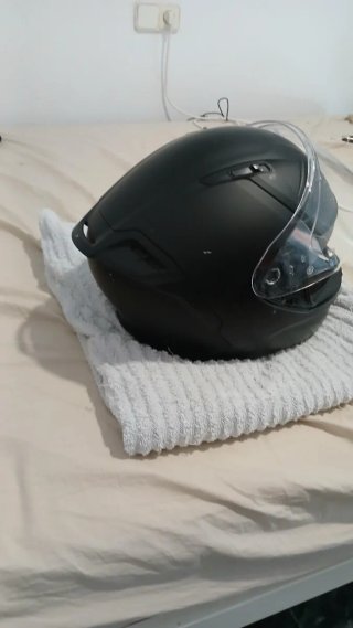 Casco de moto negro integral