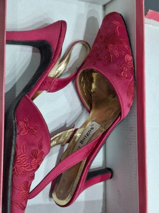 Zapatos evento fuxia Pilar Burgos Talla 36