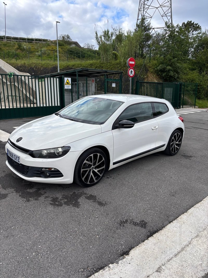 Volkswagen Scirocco 2010 - foto 1