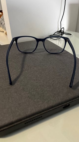 Marco de gafas Emporio Armani.