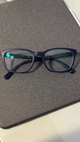 Marco de gafas Emporio Armani.