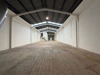 Nave industrial en alquiler en Polígonos - Recinto Ferial Cortijo de Torres en Málaga