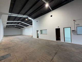 Nave industrial en alquiler en Polígonos - Recinto Ferial Cortijo de Torres en Málaga