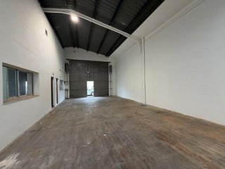Nave industrial en alquiler en Polígonos - Recinto Ferial Cortijo de Torres en Málaga