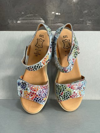 Sandalias piel talla 38 velcro multicolor nuevas
