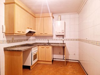 Piso en alquiler en Tenderina Alta - Fozaneldi en Oviedo