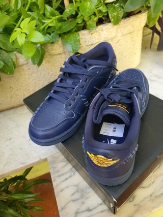 Zapatillas Nike Air Jordan Azul y Dorado