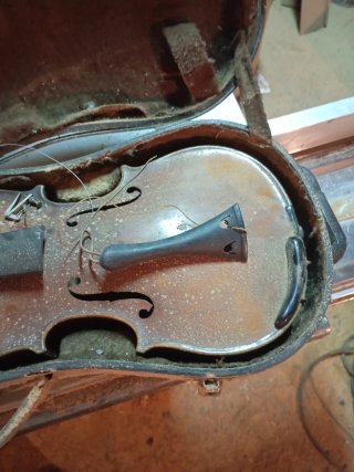 Violín antiguo con estuche. Tamaño 3/4