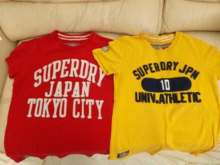 2 Camisetas Superdry Roja y Amarilla