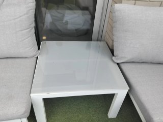 Conjunto Sofá y Mesa Jardín Gris.
