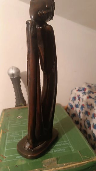Figura de madera artesanal