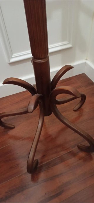 Perchero de pie madera clásico