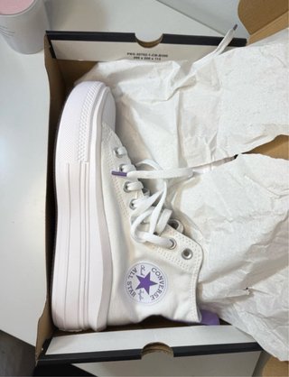 Converse plataforma blancas y moradas