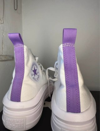 Converse plataforma blancas y moradas