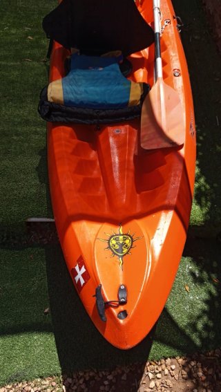 Kayak Doble Naranja con Remos y Chalecos