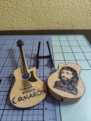 Mini Guitarra Eterno Camarón 13'5cm