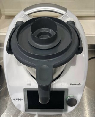 Thermomix TM6 con funda Vorwerk y accesorios