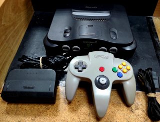 Nintendo 64 Consola Negra y Gris