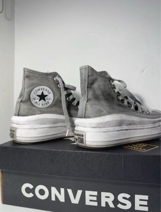 Converse grises y blancas sin estrenar