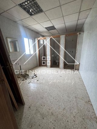 Nave industrial en alquiler en Lucena