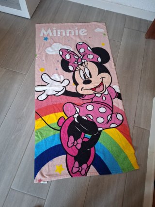 Toalla Minnie Mouse Rosa Arcoíris