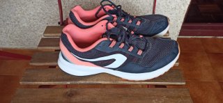 Deportivas Talla 42 Negro y Naranja