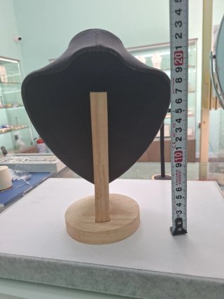 Expositor de joyería tela y madera
