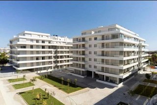 Ático en alquiler en Nueva Andalucía centro en Marbella