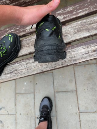 Balenciaga Zapatillas Talla 45 Negras y Verdes