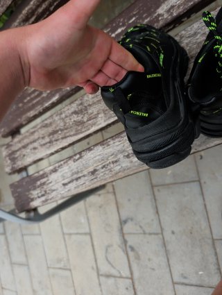 Balenciaga Zapatillas Talla 45 Negras y Verdes