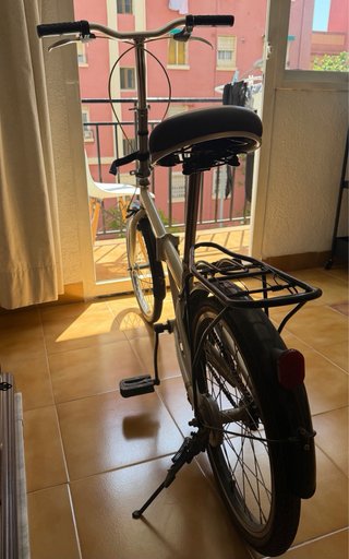 Bicicleta plegable blanca