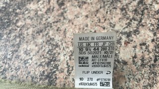 yeezy 250 ,solo tienen 2 usos sin caja.
