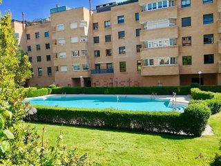 Piso en alquiler en Piovera - Conde Orgaz en Madrid