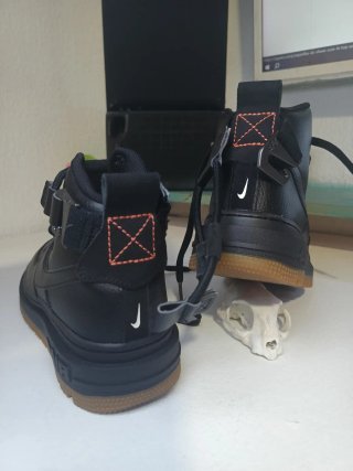 Nike Air Force 1 UT 2.0 Botas Negras Marrones