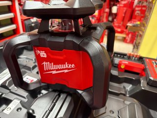 Nivel Láser Milwaukee M18 RLOHV1200